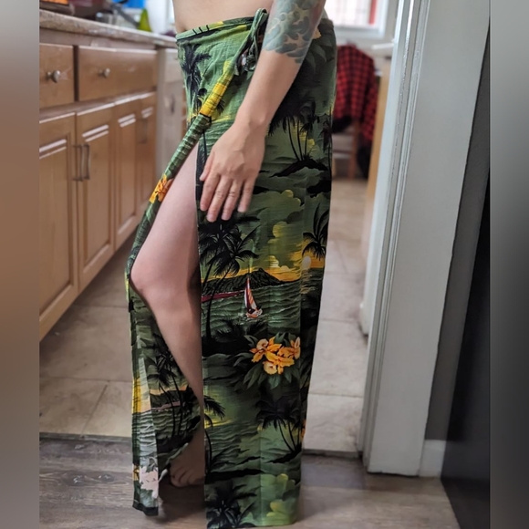 Vintage Tropical Green Hawaiian Sunset Swimsuit Sarong Skirt, One Size - Picture 2 of 5
